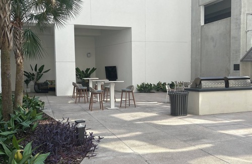 Downtown Jacksonville Apartment | Room stay.