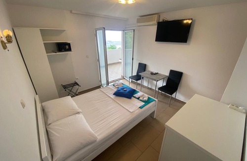 Omisalj House | Room-studio Melissa With Terrace and sea