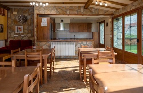 Asparrena House | Room 'Twins' with Shared Garden and Wi-Fi