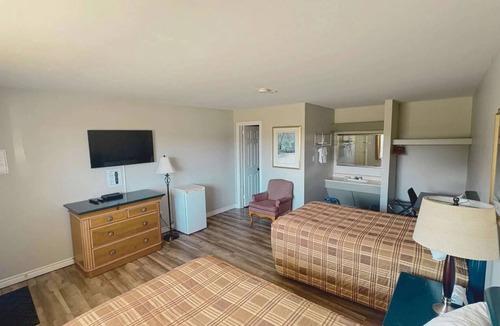 Petit-Rocher Hotel | Room with 2 Single Beds