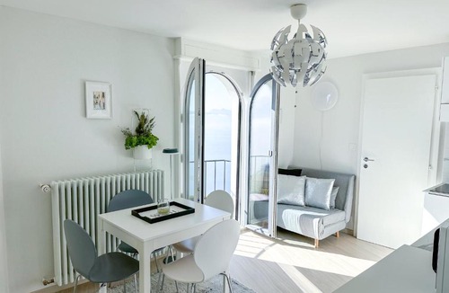 Puidoux House | Room with 360° view overlooking Lake Geneva and Alps