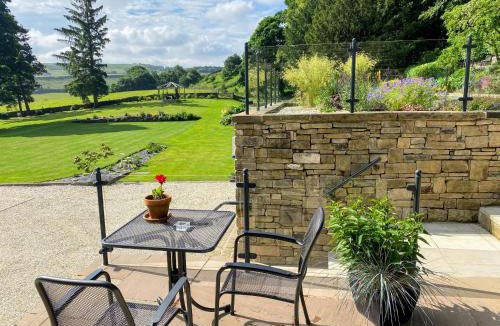 Hepworth Apartment | Room with a View