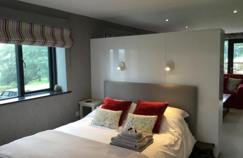 Hepworth Apartment | Room with a View