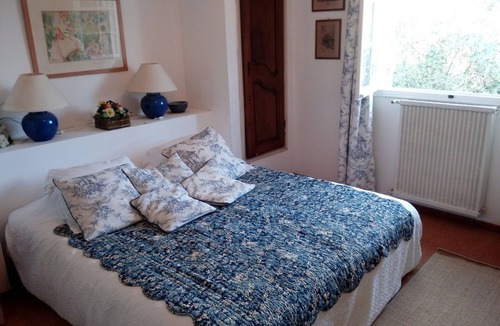 Le Rouret House | Room with garden and pool access