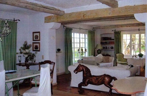 Le Rouret House | Room with garden and pool access