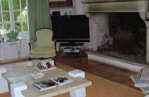 Le Rouret House | Room with garden and pool access