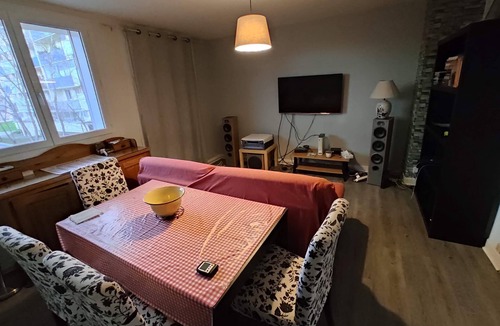 Bascule - Oratoire Apartment | Room with marital bed, all conveniences near the building in the center of town