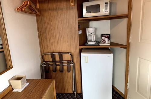 Crooked River Ranch Hotel | Room with TWO Double-sized Beds, Pets OK with Additional Fee
