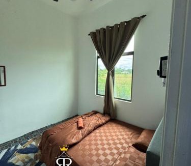 Kampung Kubang Tangga House | RoomaRest Homestay