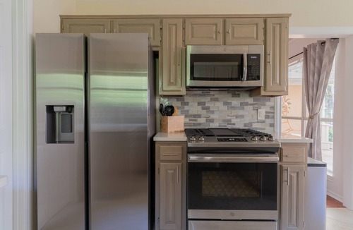 Original Town House | ROOMD | AMAZING Location | Bohemian Chic | 3BR 2BA