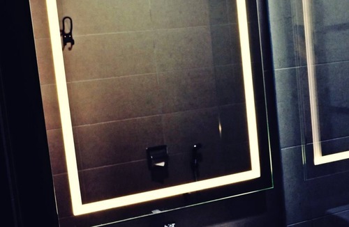 Batu Ferringhi House | Roomies Suites