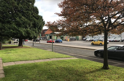 Shirley Apartment | Roomotel - Hamlyn Green - Ground Floor 1 Bed Apartment in Solihull near the NEC