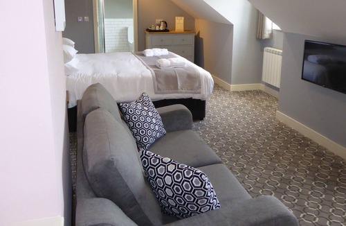 Waterlooville Hotel | Rooms at 73
