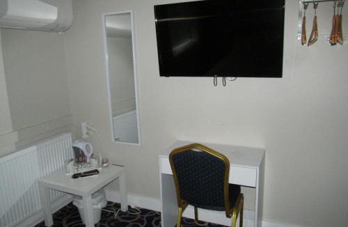 Desborough Hotel | Rooms at The Kettering Ritz Complex