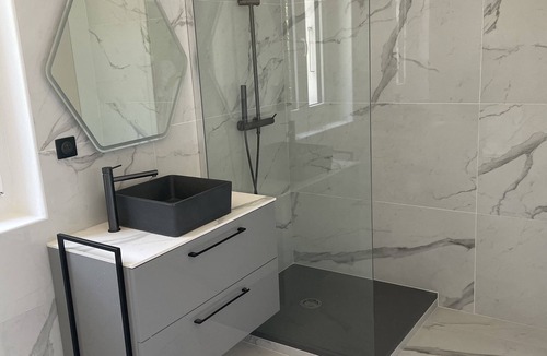 Guitera-les-Baines Bed & Breakfast | Rooms for rent guitera baths