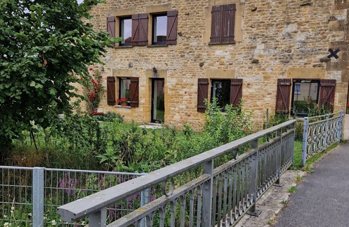 Vendresse Bed & Breakfast | Rooms for rent vendresse region 2 bedrooms upstairs plus a living room ground floor Land,