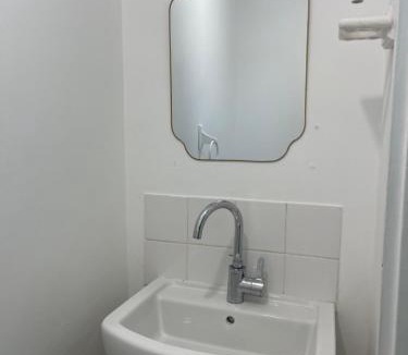 Milton Keynes House | Rooms in stylish house