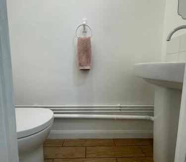 Milton Keynes House | Rooms in stylish house