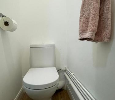 Milton Keynes House | Rooms in stylish house