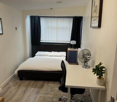 Shepperton House | Rooms in Surrey