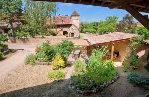 Etrigny Bed & Breakfast | Rooms in the countryside. quiet