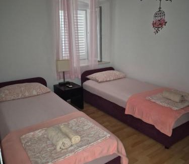 Gruz House | Rooms Lami