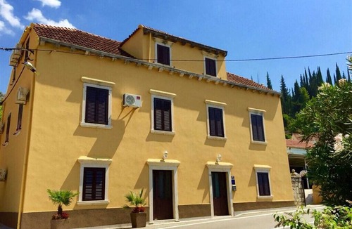 Trsteno Apartment | Rooms Mozara Double room 3 with private external bathroom