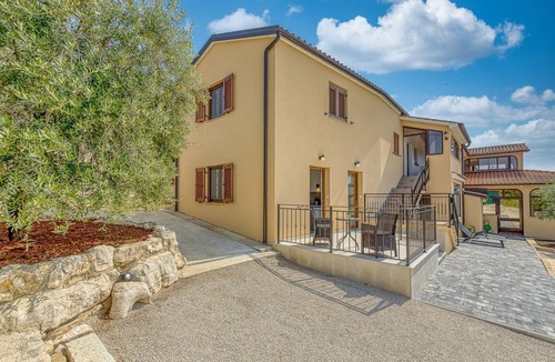 Musalez Apartment | Rooms Nilda /Luxury Double Bedroom No.1