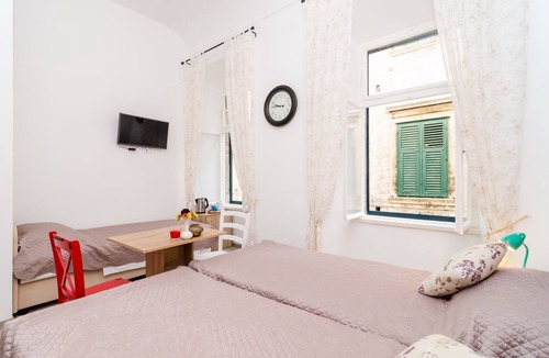 Dubrovnik Old Town House | Rooms Tezoro- Triple Room with City View (S3) - B3