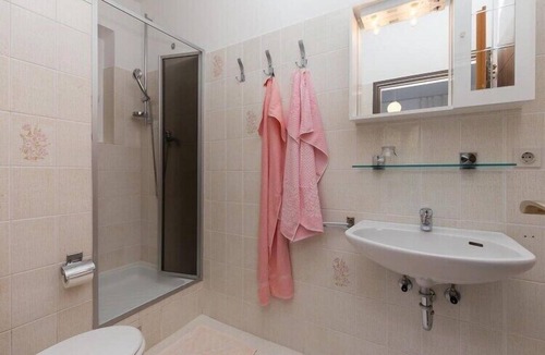 Kobas Apartment | Rooms Villa Bašica - Premium Double Room with Balcony and Sea View (Soba 4)