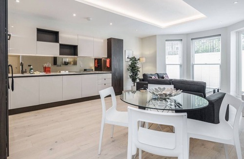 Surbiton Hill Apartment | Roomspace Apartments - Lyons House