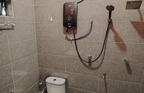 Kawasan Perindustrian Chendering House | Roomstay Kak Ton