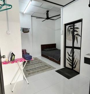 Kuala Terengganu House | Roomstay Kuala Nerus Gated Parking - 6m to Beach & 15m to Drawbridge