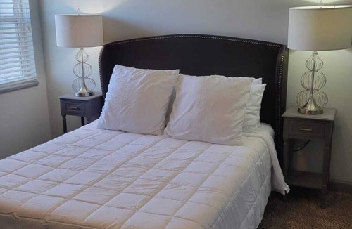 Eastwood Apartment | Roomy 1bedroom w/salt pool & gym