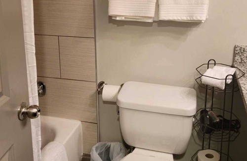 Eastwood Apartment | Roomy 1bedroom w/salt pool & gym