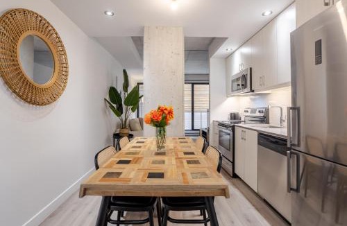 Cite Multimedia Apartment | Roomy 1BR Getaway MTL Old Port