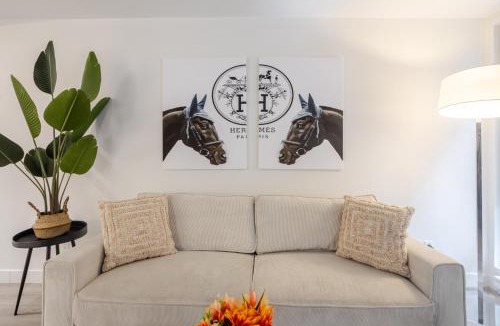 Cite Multimedia Apartment | Roomy 1BR Getaway MTL Old Port