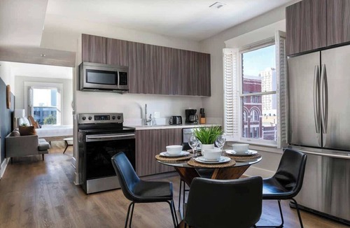 Gaslamp Quarter Bed & Breakfast | Roomy 2BR Hotel Suite |Sleeps 5 in Central Gaslamp