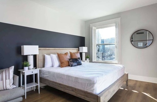 Gaslamp Quarter Bed & Breakfast | Roomy 2BR Hotel Suite |Sleeps 5 in Central Gaslamp