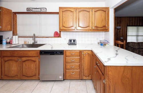 Duncan House | Roomy- 3 bedroom house able to sleep 8 in Duncan, OK