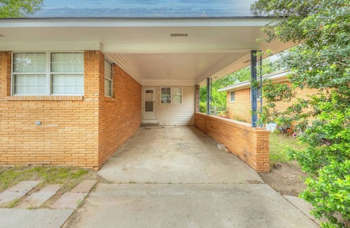 Duncan House | Roomy- 3 bedroom house able to sleep 8 in Duncan, OK