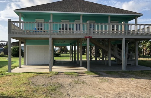 Crystal Beach House | Roomy 3 bedroom with great views of the Gulf of Mexico from oversized deck!