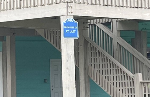 Crystal Beach House | Roomy 3 bedroom with great views of the Gulf of Mexico from oversized deck!
