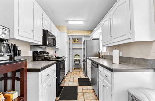 Abilene House | Roomy 5BR House | Patio + Huge Carport