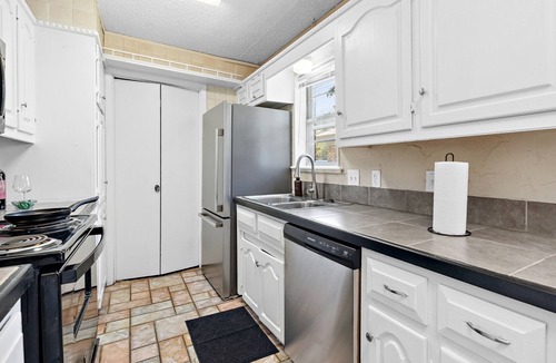 Abilene House | Roomy 5BR House | Patio + Huge Carport