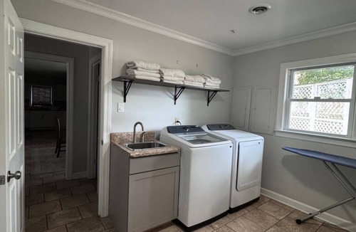 Cordova House | Roomy 6BR Home with Pool- Perfect for Groups