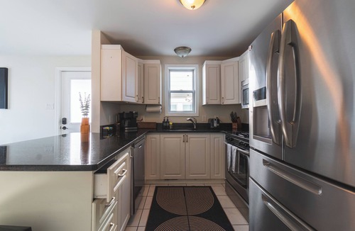Revere Apartment | Roomy Boston 5BD-3BA-Pool Table-Free Parking