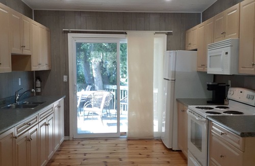 Sauble Beach Cottage | Roomy cottage close to Sauble's main beach!