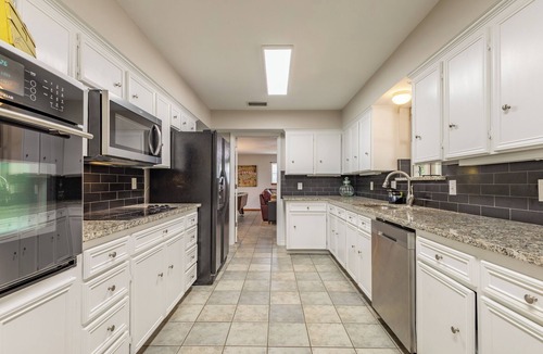 Glen Rose House | Roomy Home on the Hill overlooking Glen Rose, TX
