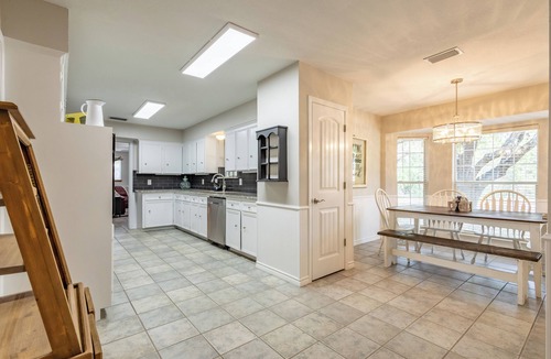 Glen Rose House | Roomy Home on the Hill overlooking Glen Rose, TX
